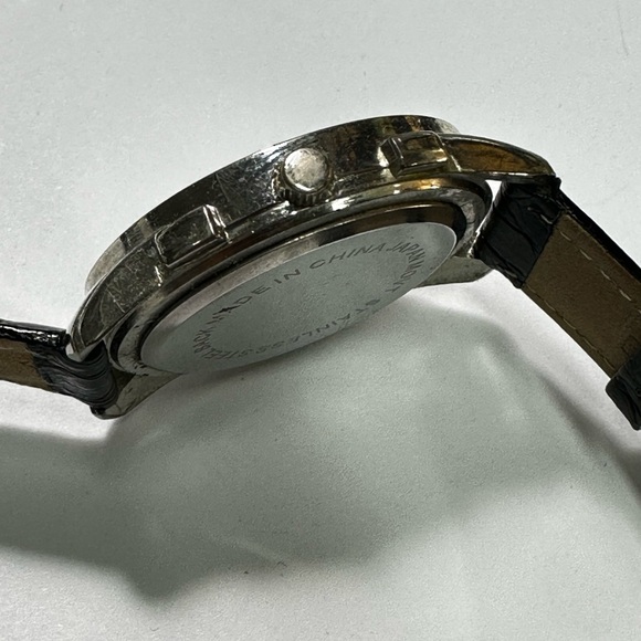 Classic Multi-Function Quartz Watch Roman Numerals Black Leather Strap - Picture 4 of 4